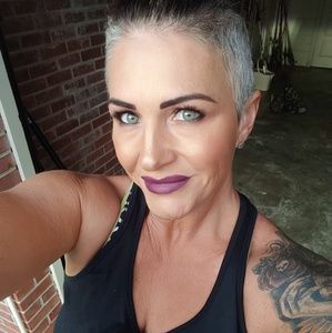 Meet your Posher, Renee